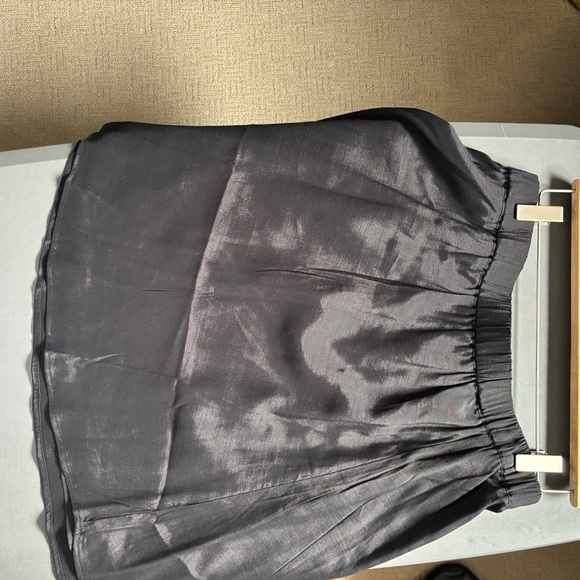 Banana Republic silky black skirt - Picture 1 of 9
